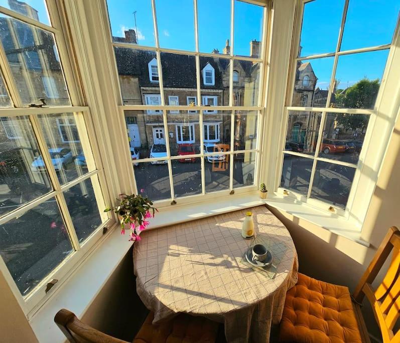 Private Woody Apartment, 2 King Beds, Very Centre Stamford Extérieur photo