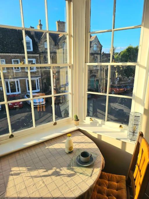 Private Woody Apartment, 2 King Beds, Very Centre Stamford Extérieur photo