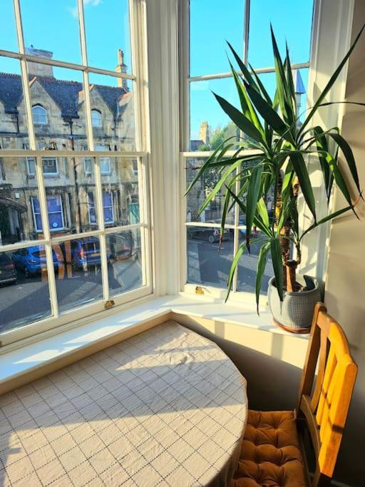 Private Woody Apartment, 2 King Beds, Very Centre Stamford Extérieur photo